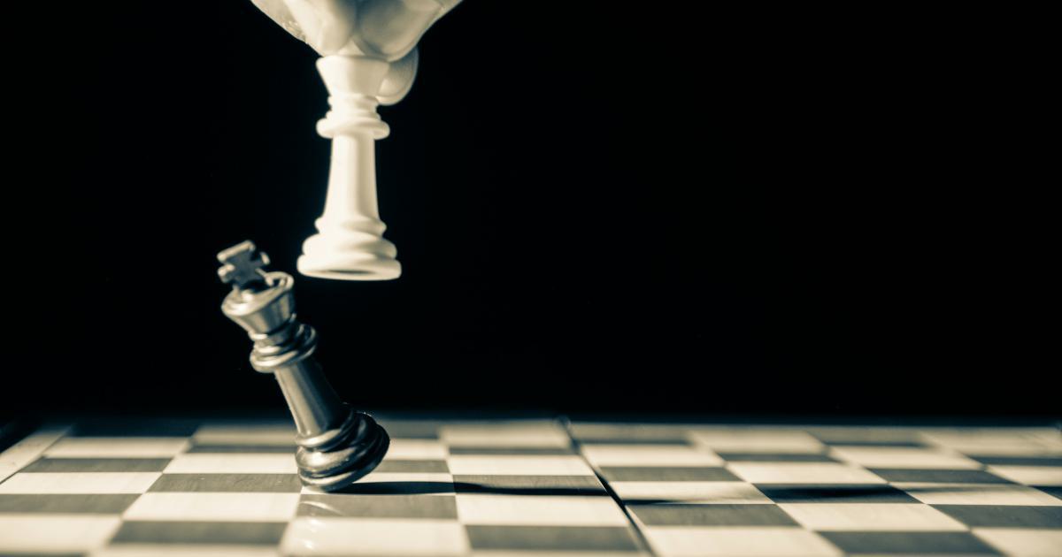 Where do achievable marketing objectives fit strategic planning?