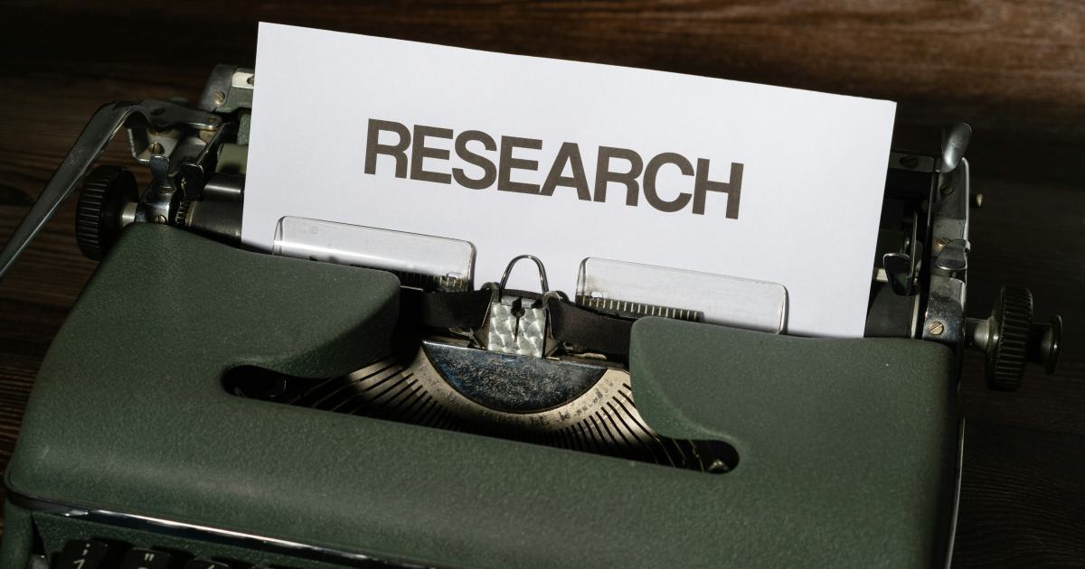 Siphon Traffic with Informational Long-Tail Keyphrases