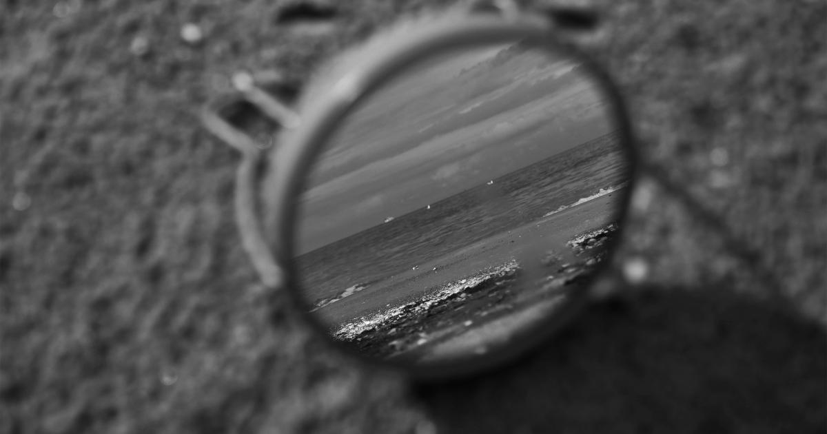 Magnifying Glass Searching