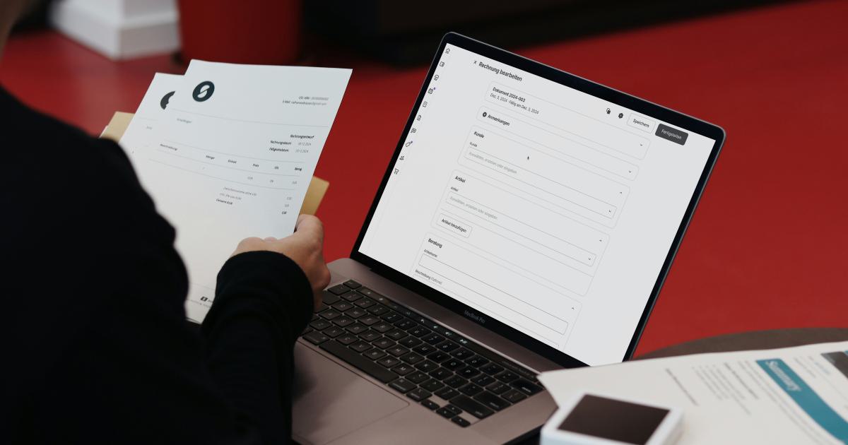 Manual vs. Automated Competitor Website Analysis: A Comprehensive Comparison