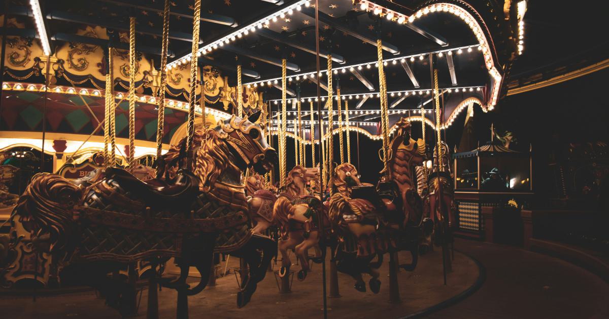 Exploring Carousel Structured Data for Visual Content