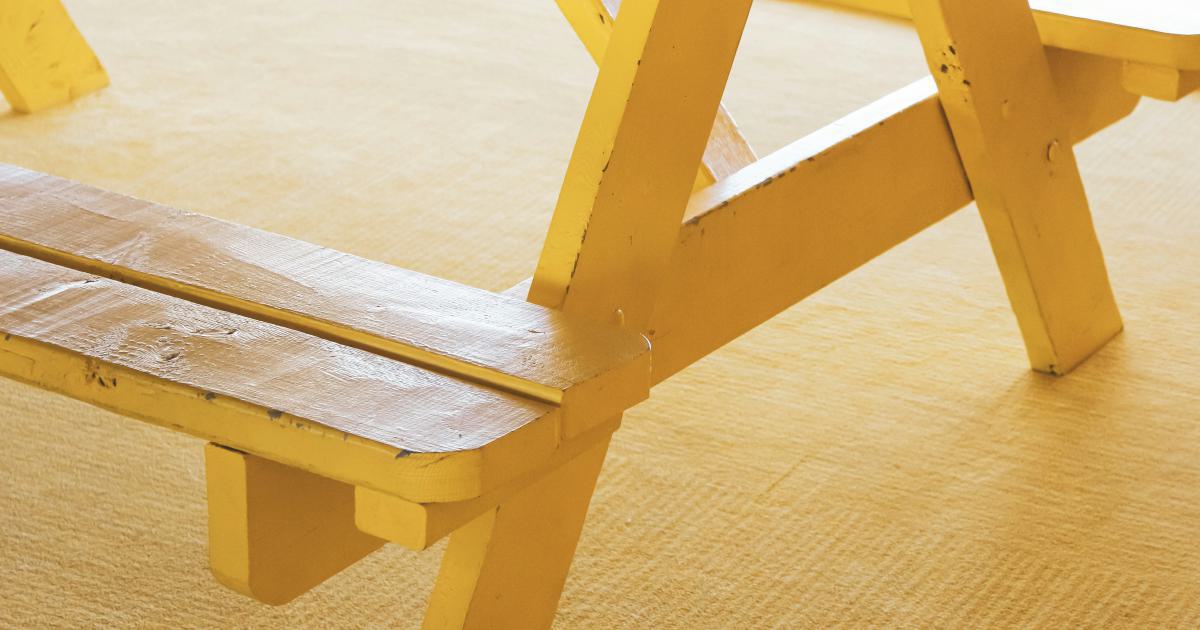 A step-by-step guide with illustrations for assembling a piece of furniture
