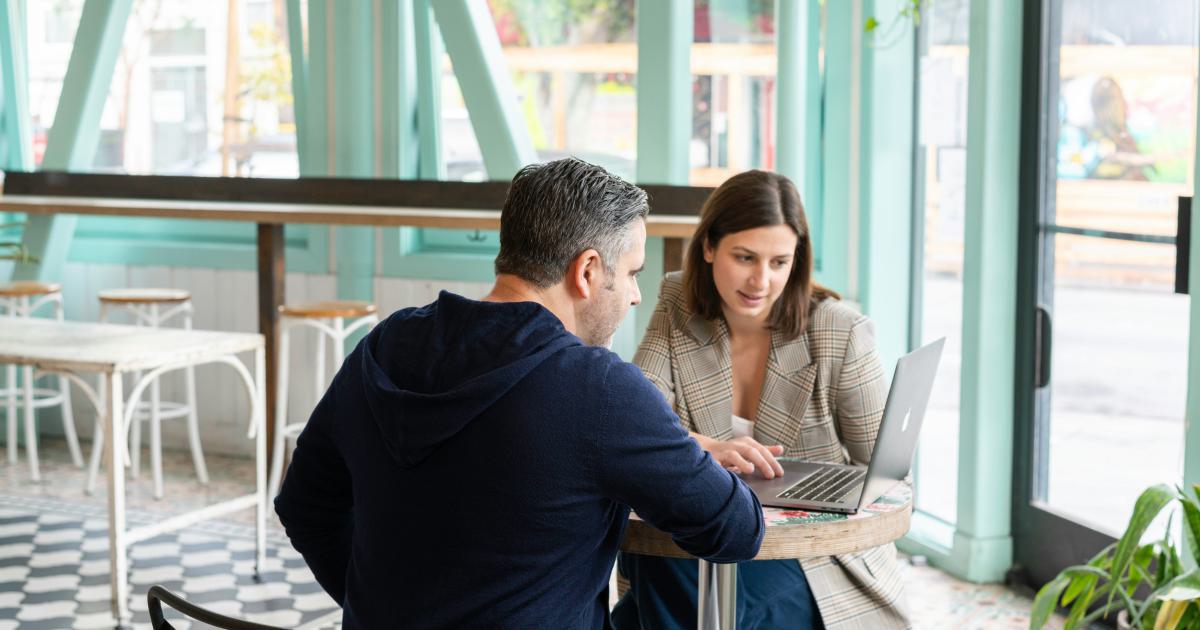 Outsourcing Guest Post Outreach: Yay or Nay for Agencies?