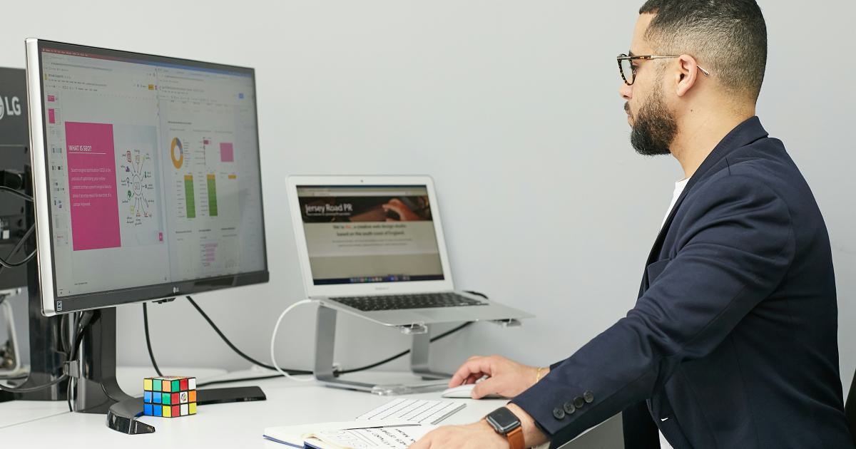 6 Game-Changing Hacks for Tracking Webinar Analytics