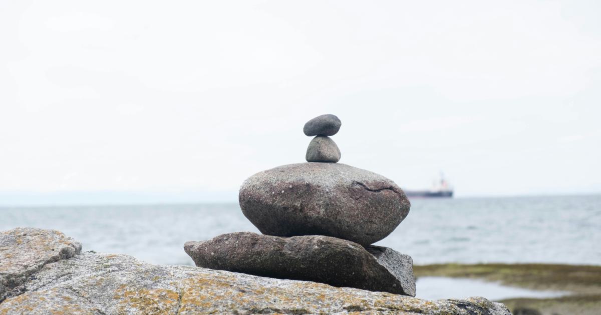 Balancing Critical and Non-Critical CSS