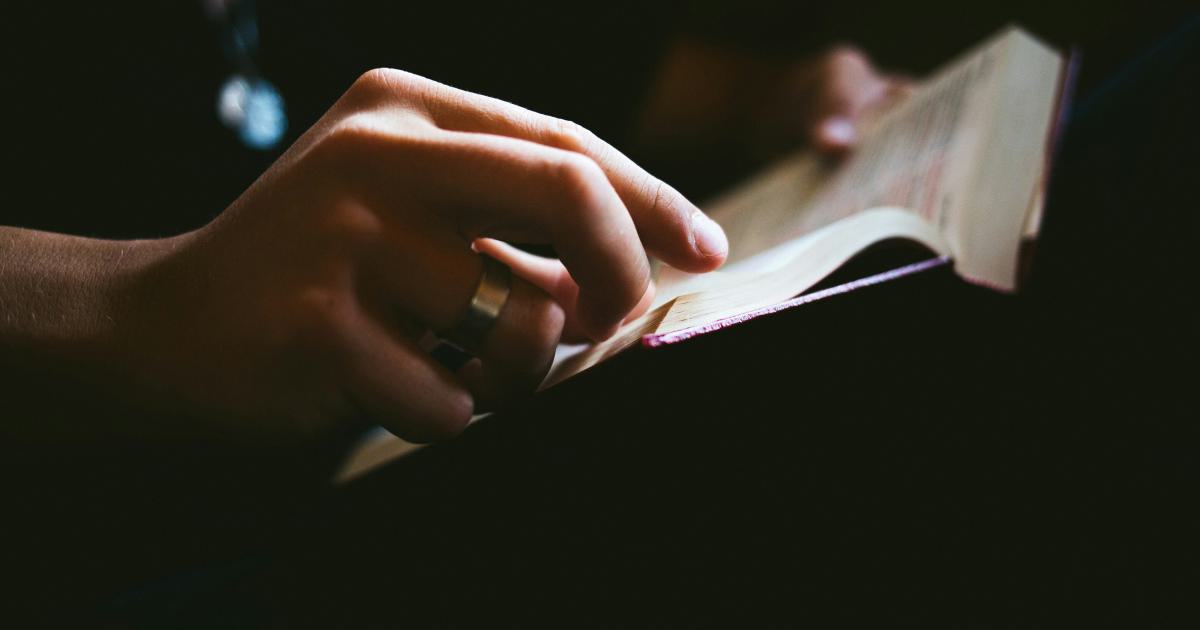 Lecteur concentré